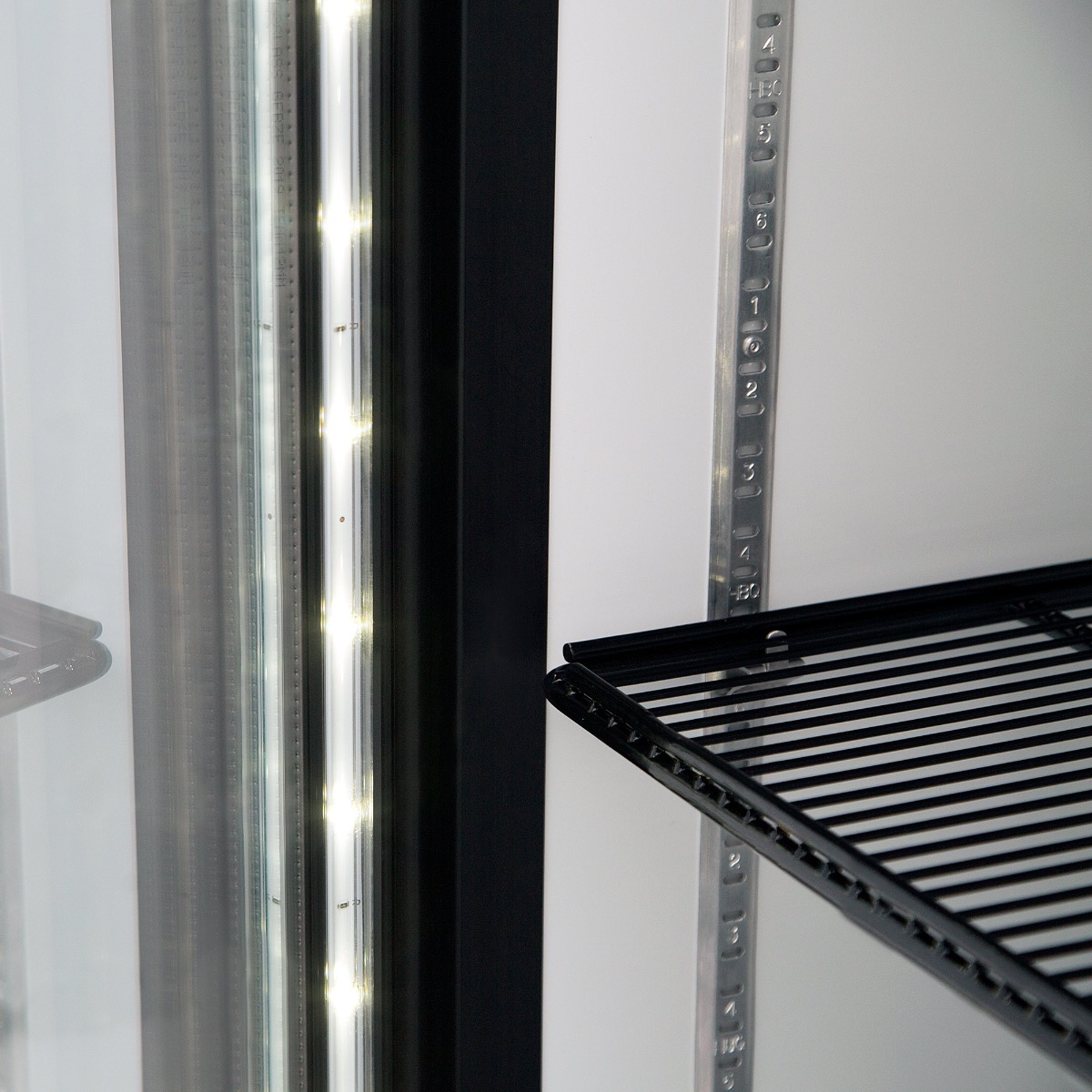 Imbera CCV-320 Refrigerador Cervecero 1 Puerta de Cristal - Imagen 4